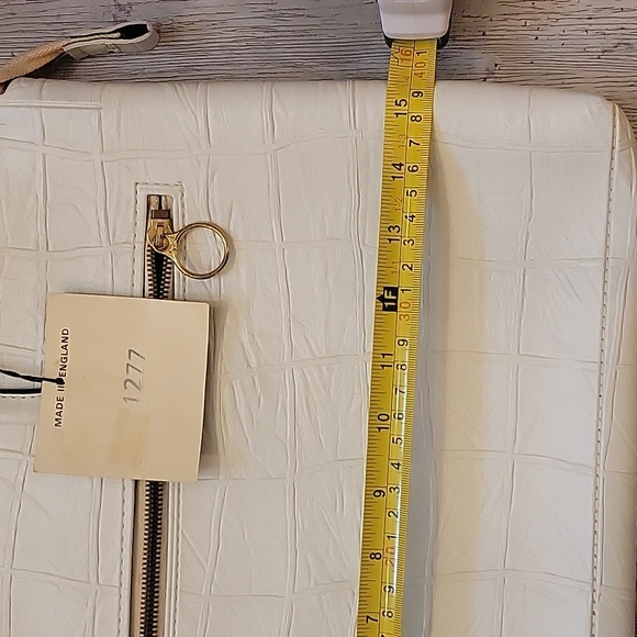 White Croc-Embossed Tote Bag Made In England NWT - Picture 8 of 9